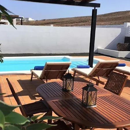 Βίλα Miramar A8 With Private Heated Pool Wireless Internet *